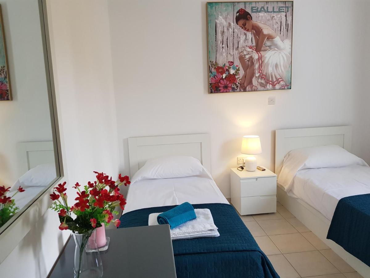 Paradise Gardens IV 2 Bd Amazing Apartment Paphos Exteriör bild