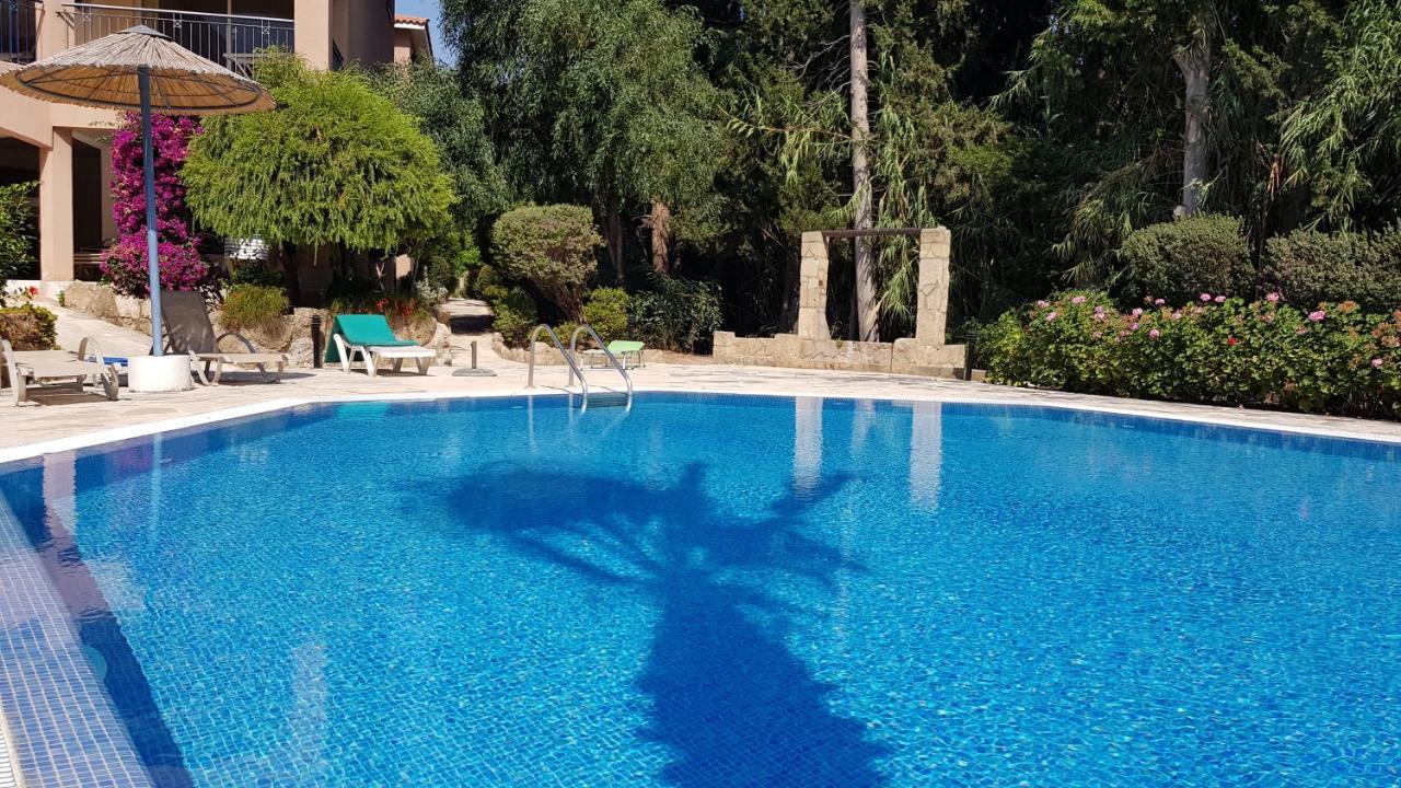 Paradise Gardens IV 2 Bd Amazing Apartment Paphos Exteriör bild