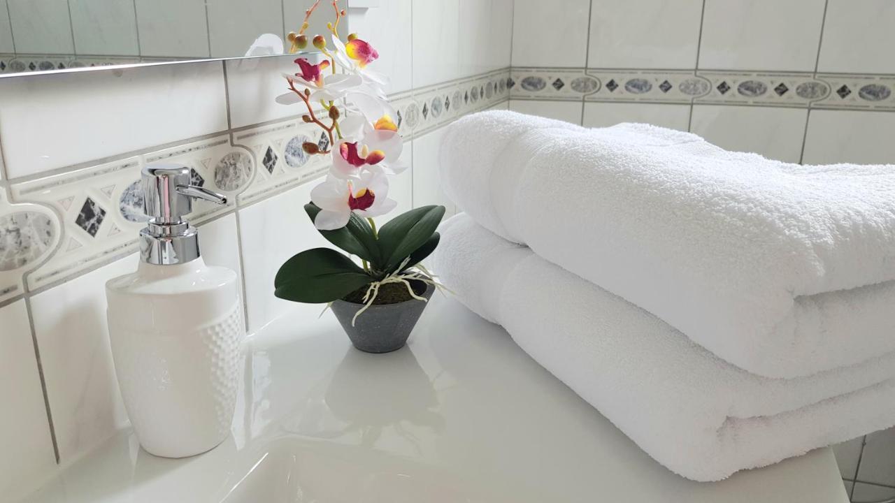 Paradise Gardens IV 2 Bd Amazing Apartment Paphos Exteriör bild