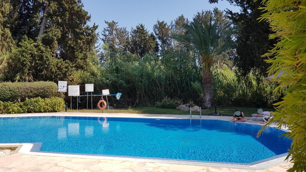 Paradise Gardens IV 2 Bd Amazing Apartment Paphos Exteriör bild