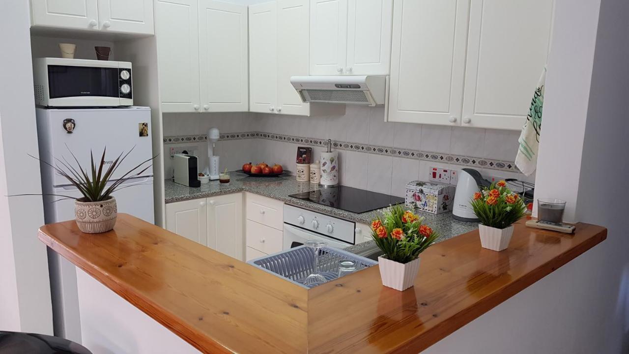 Paradise Gardens IV 2 Bd Amazing Apartment Paphos Exteriör bild