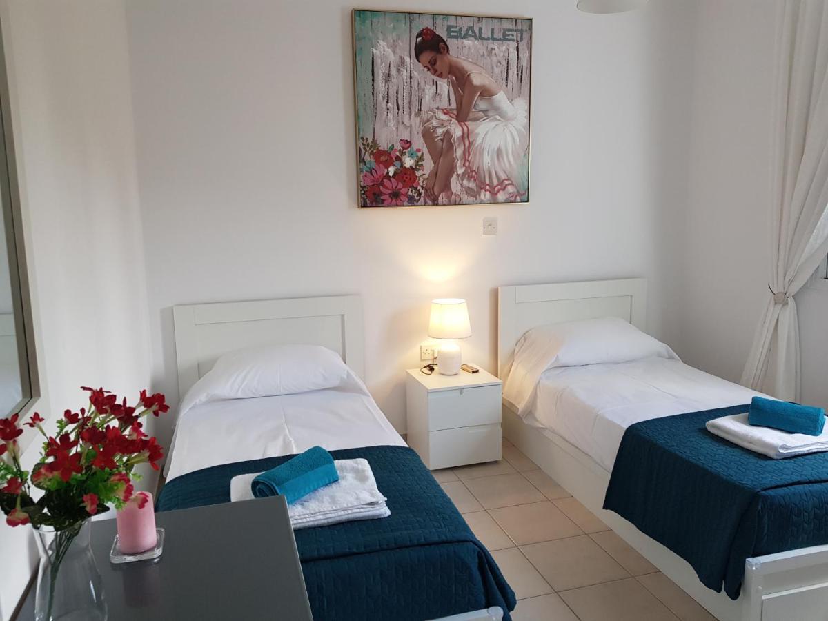 Paradise Gardens IV 2 Bd Amazing Apartment Paphos Exteriör bild