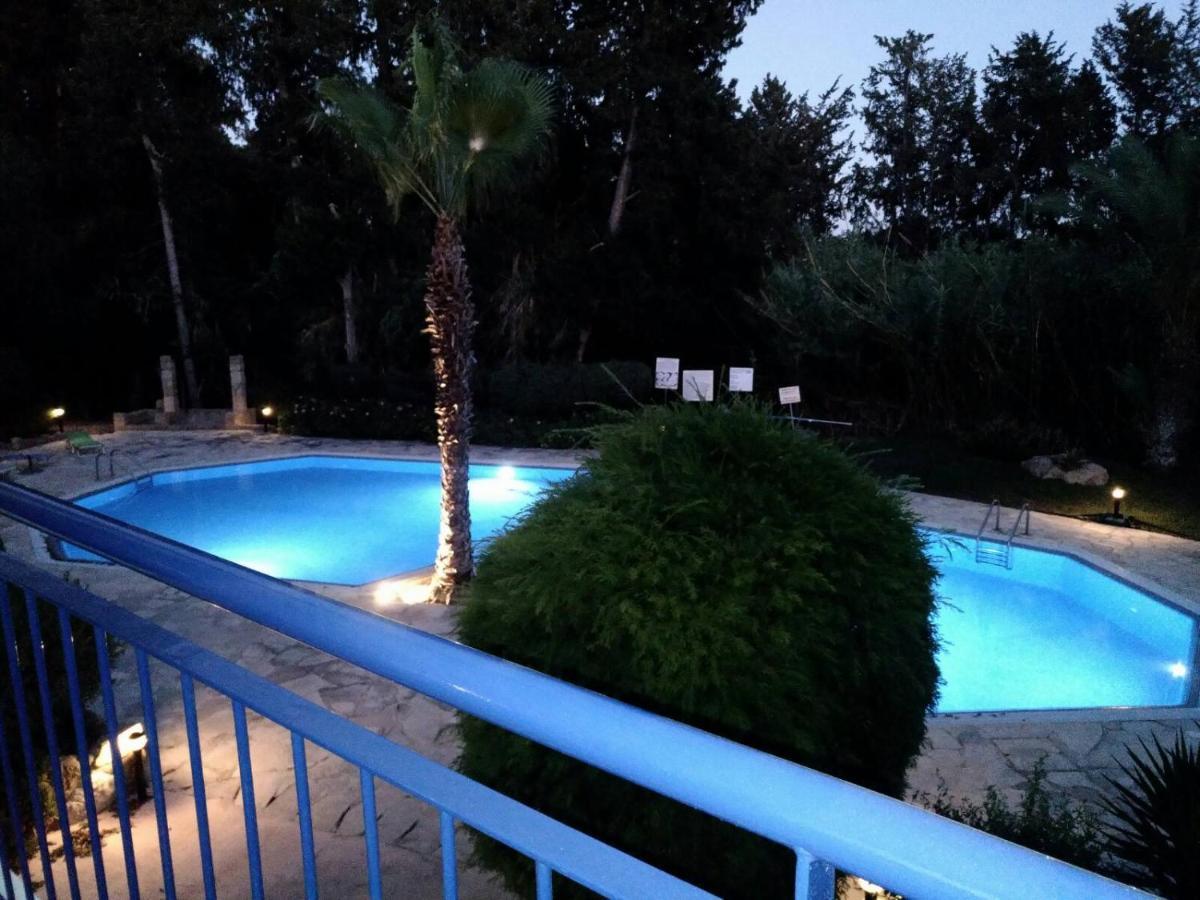 Paradise Gardens IV 2 Bd Amazing Apartment Paphos Exteriör bild